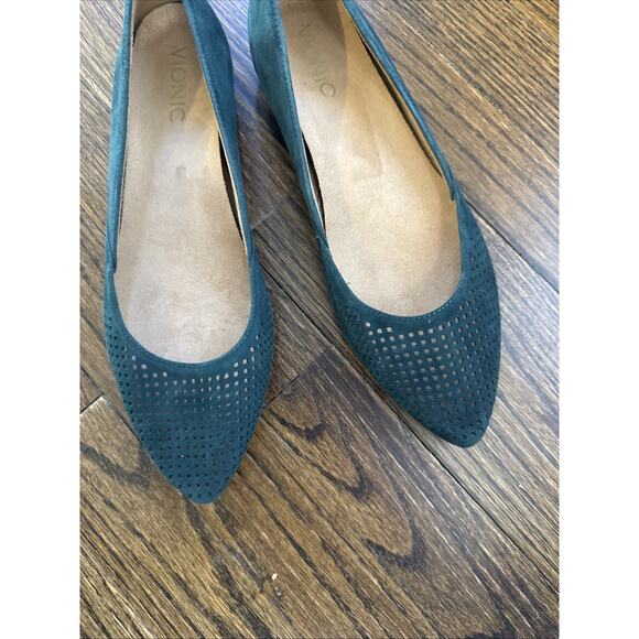 Vionic Gem Posey Women Ballet Flat Green Perforated Suede Orthotic Shoe Size 8 - Picture 2 of 5